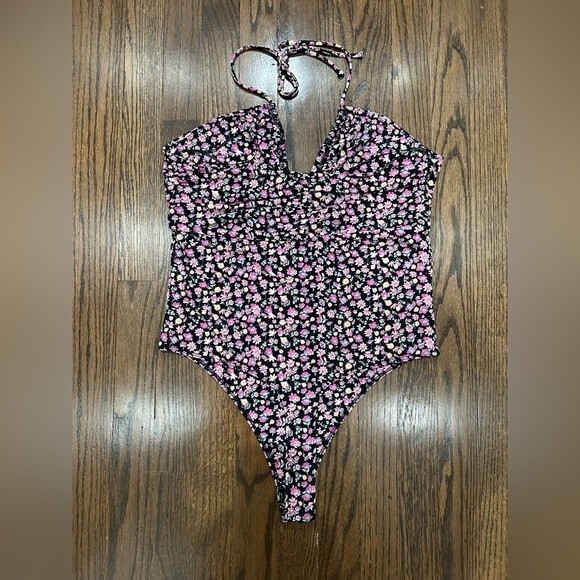 NEW Wayf Tops Wayf Halter Neck Bodysuit Black Ditzy Floral Y2k 90s Size L New - Picture 3 of 6